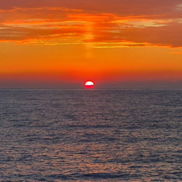 appartement tout confort avec lave vaisselle et machine à laver dans le Var en bord de mer