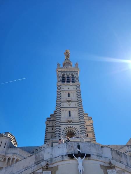 louer un gite de vacances à bandol pour Visiter la ville de Marseille, ses monuments et ses quartiers typiques