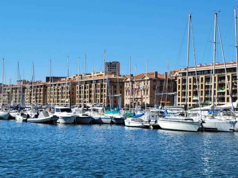 louer un gite de vacances à bandol pour Visiter la ville de Marseille, ses monuments et ses quartiers typiques