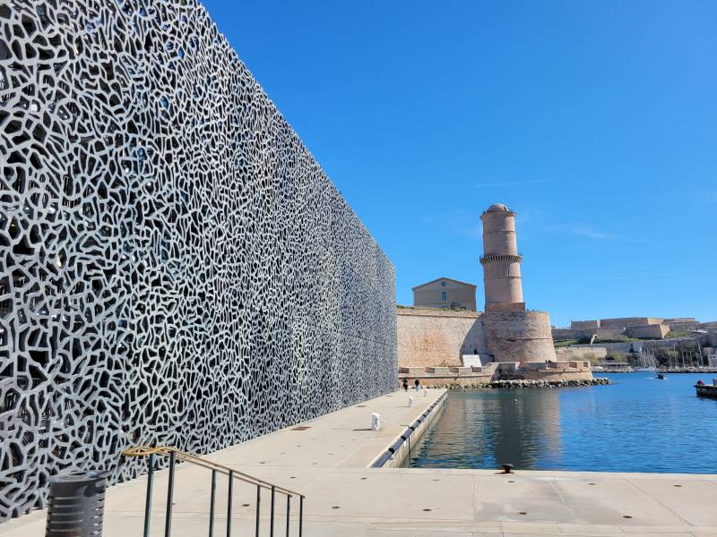 louer un gite de vacances à bandol pour Visiter la ville de Marseille, ses monuments et ses quartiers typiques