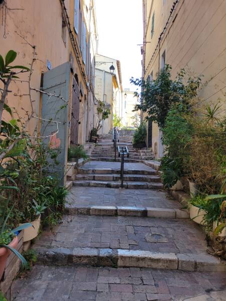 louer un gite de vacances à bandol pour Visiter la ville de Marseille, ses monuments et ses quartiers typiques