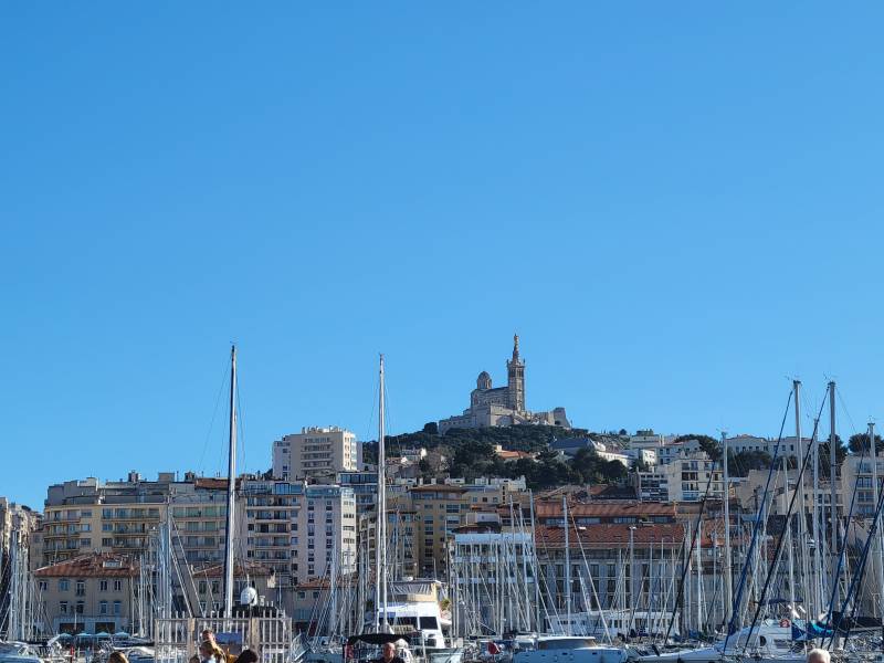 louer un gite de vacances à bandol pour Visiter la ville de Marseille, ses monuments et ses quartiers typiques