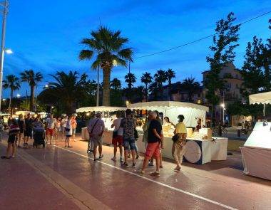 vacances à Bandol et promenade sur le port pour le marché provençale