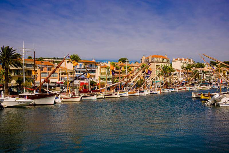 Location d'appartement de vacances avec piscine près de Bandol dans le département du Var (83)