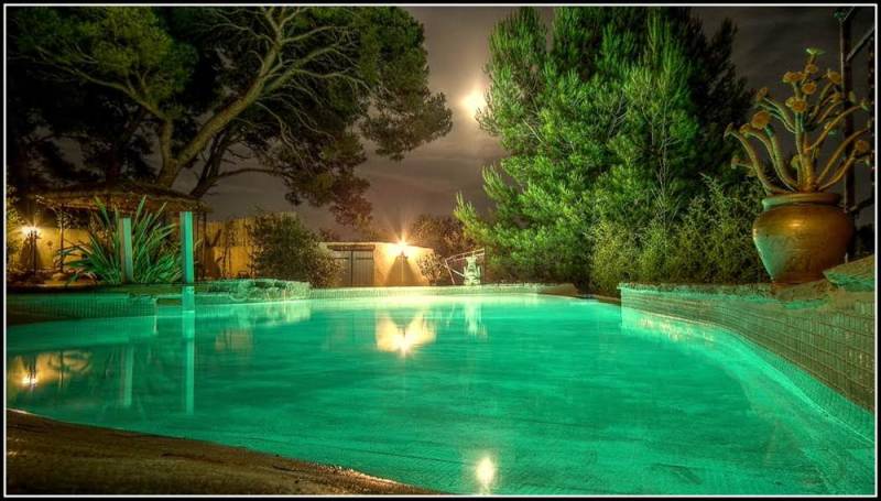 louer un gite climatisé avec piscine pour 4 personnes dans le sud de la France