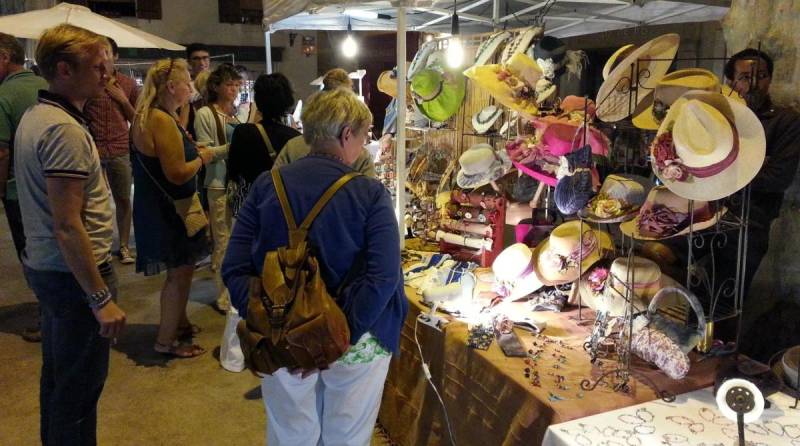 marché nocturne de bandol dès le mois de juin et jusqu'à septembre
